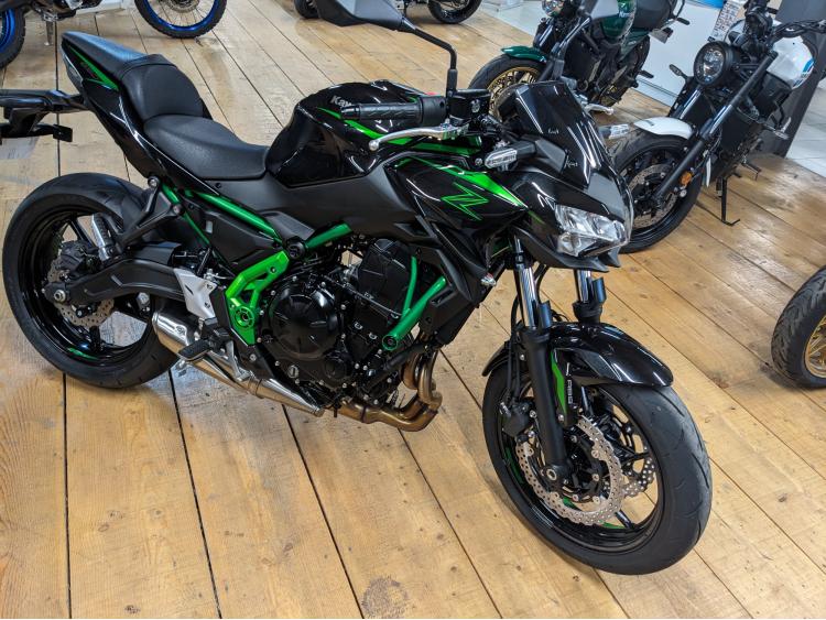 KAWASAKI Z 650 (47.5CV) 875 KMS 