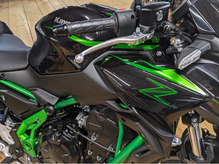 KAWASAKI Z 650 (47.5CV) 875 KMS 