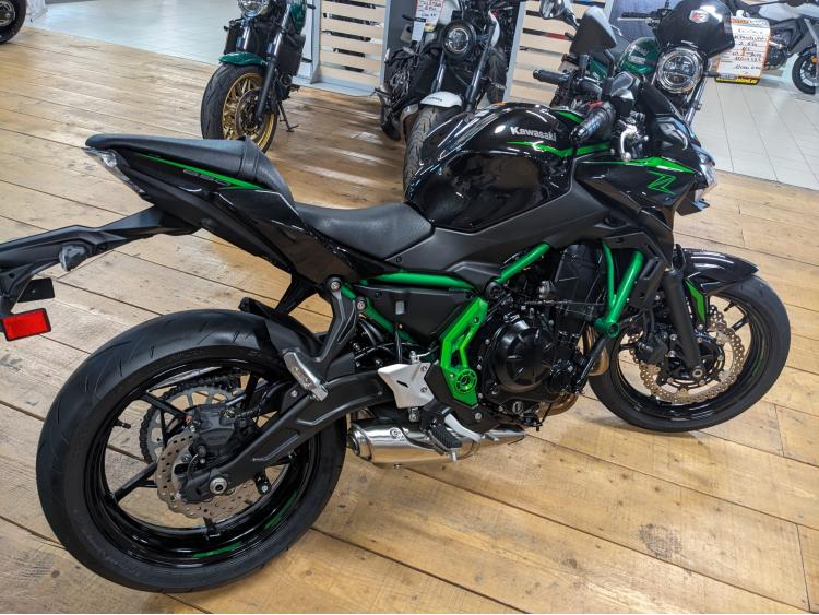 KAWASAKI Z 650 (47.5CV) 875 KMS 