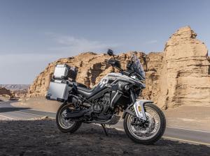 CF MOTO 800 MT ES