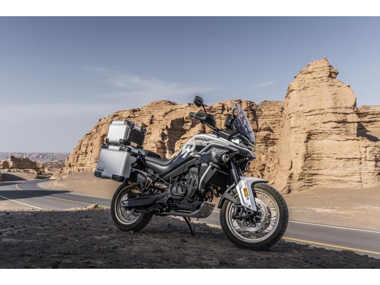 CF MOTO 800 MT ES