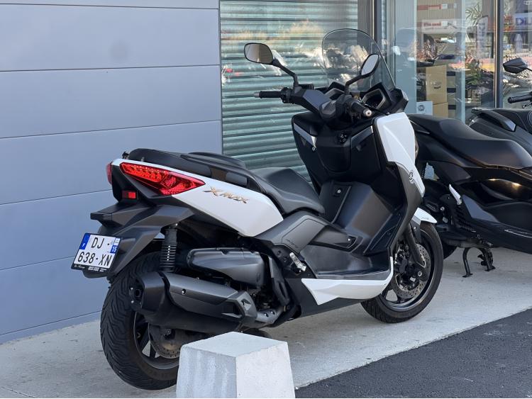 YAMAHA X-MAX 400 ABS