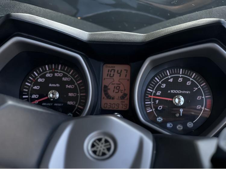 YAMAHA X-MAX 400 ABS