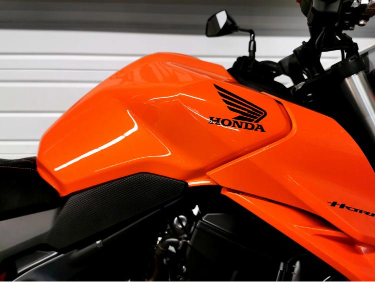 HONDA CB 750 HORNET - SHIFTER - MIVV - ELIGIBLE A2 - GTIE 11/2029 - Peinture perso