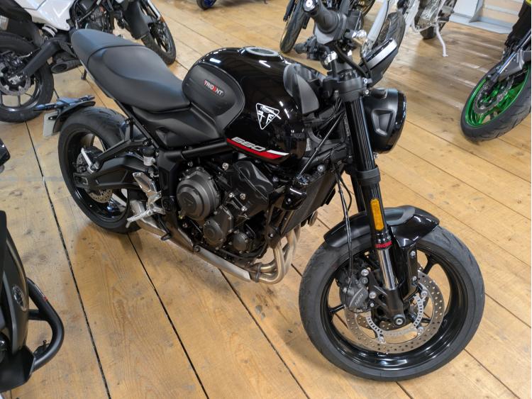 TRIUMPH TRIDENT 660