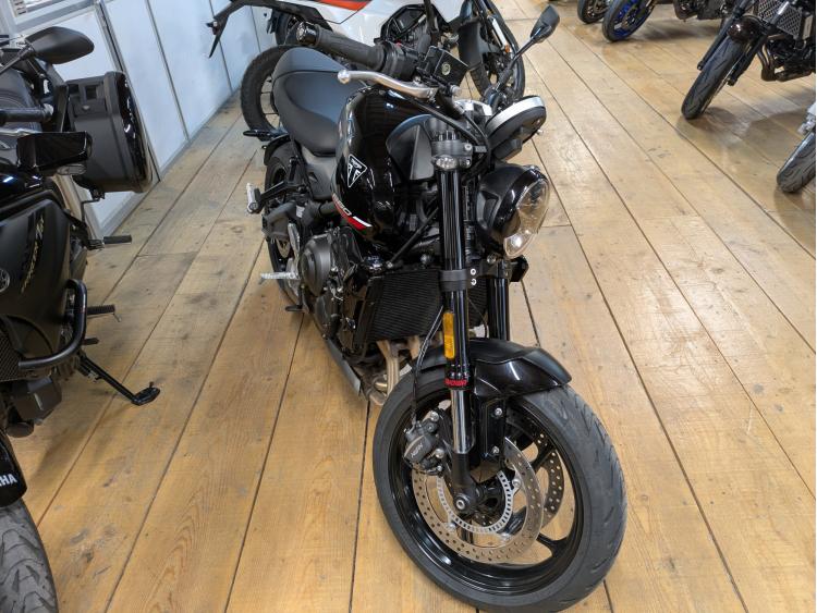 TRIUMPH TRIDENT 660