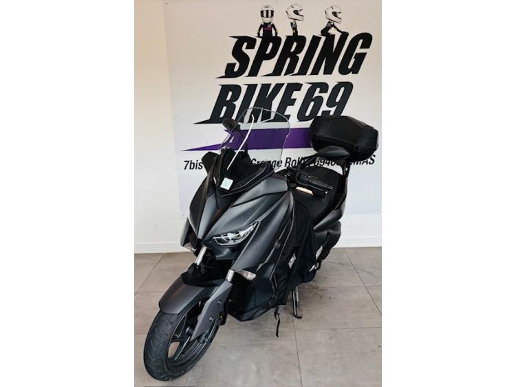 YAMAHA XMAX 300