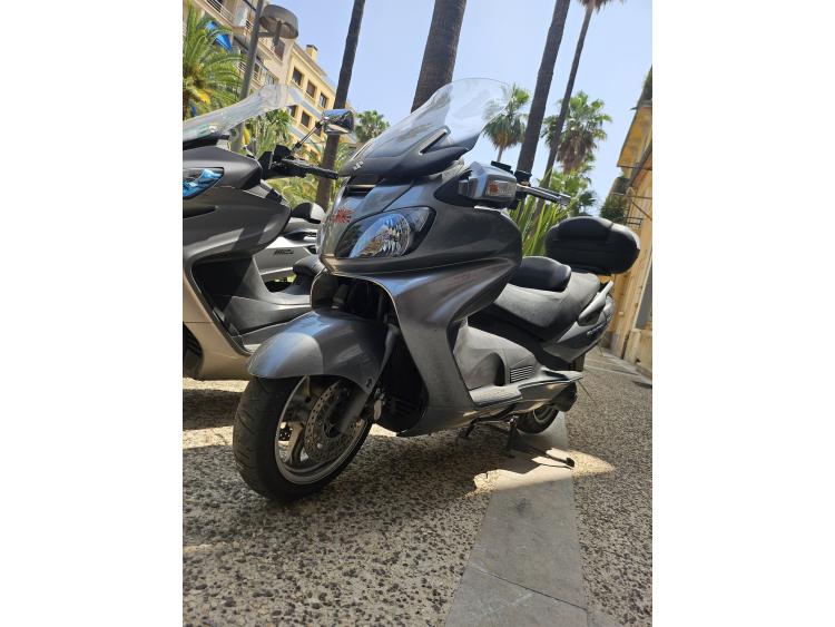 SUZUKI BURGMAN 650 EXECUTIVE