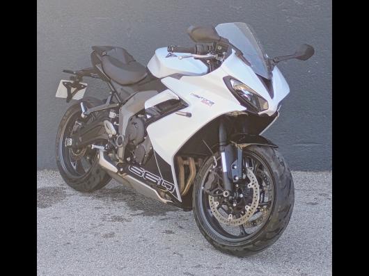 TRIUMPH 	DAYTONA 660