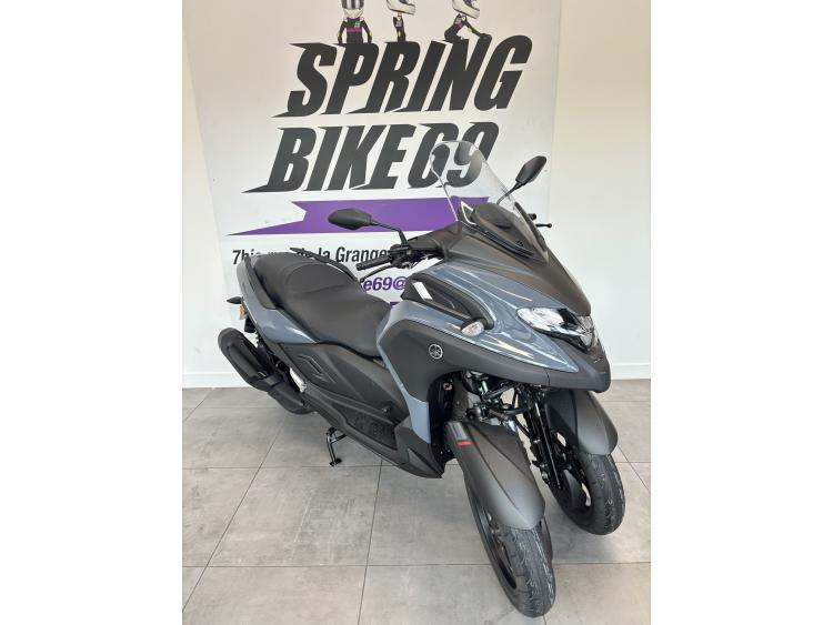 YAMAHA TRICITY 300