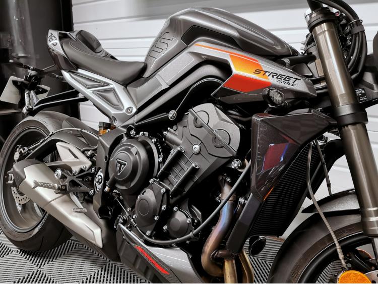 TRIUMPH STREET TRIPLE 765 RS