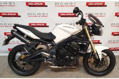 TRIUMPH STREET TRIPLE 675