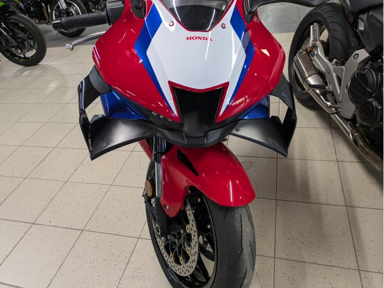 HONDA CBR 1000 RR FIREBLADE