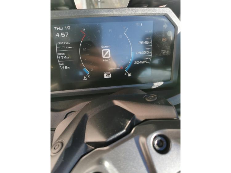 YAMAHA XP T-MAX 560 TECH MAX + LIGNE ARROW