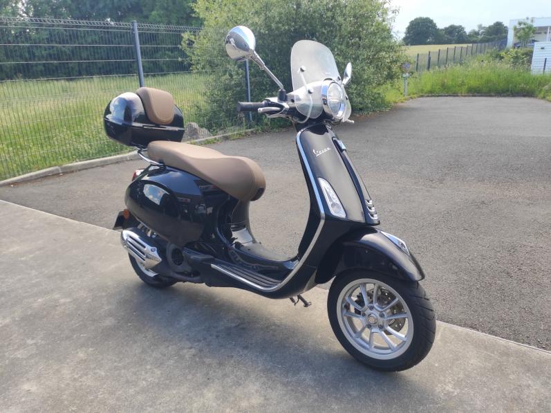 VESPA PRIMAVERA 125