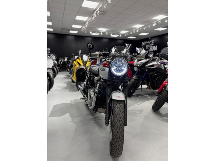 TRIUMPH BONNEVILLE T120