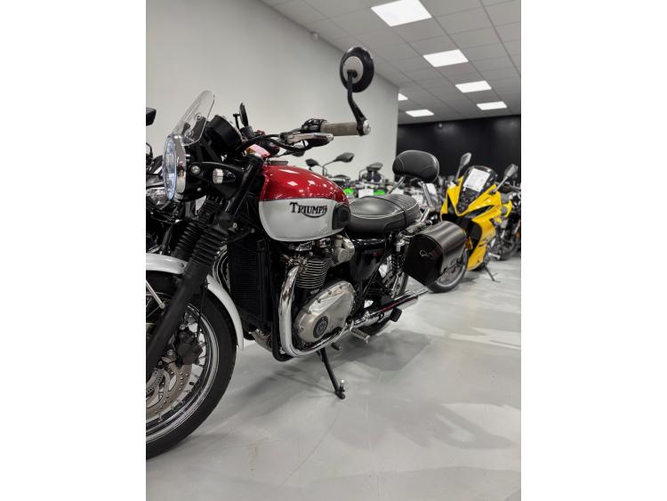 TRIUMPH BONNEVILLE T120