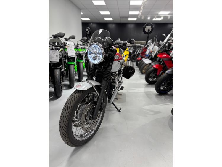 TRIUMPH BONNEVILLE T120