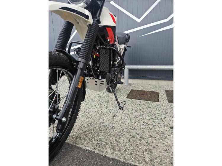 HERO Xpulse 200 4V Pro