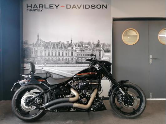 HARLEY-DAVIDSON SOFTAIL BREAKOUT 1800 CVO