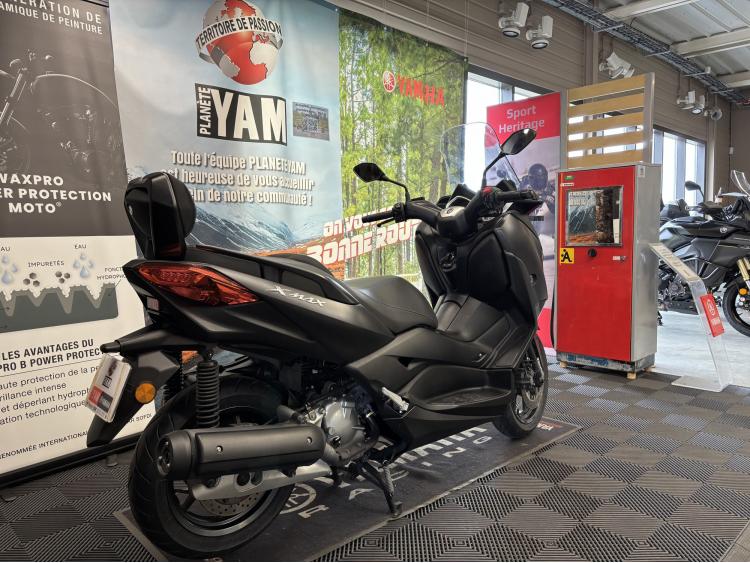 YAMAHA XMAX 125