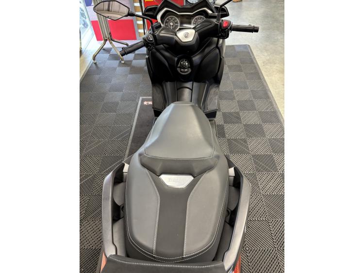 YAMAHA XMAX 125