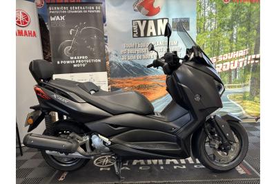 YAMAHA XMAX 125
