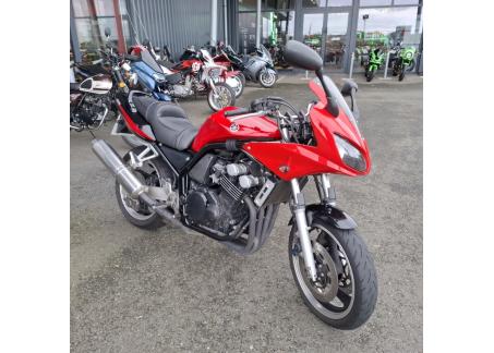 YAMAHA FZS FAZER 600