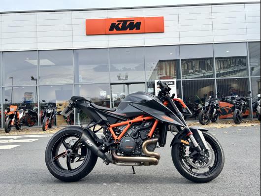 KTM 1290 SUPER DUKE R