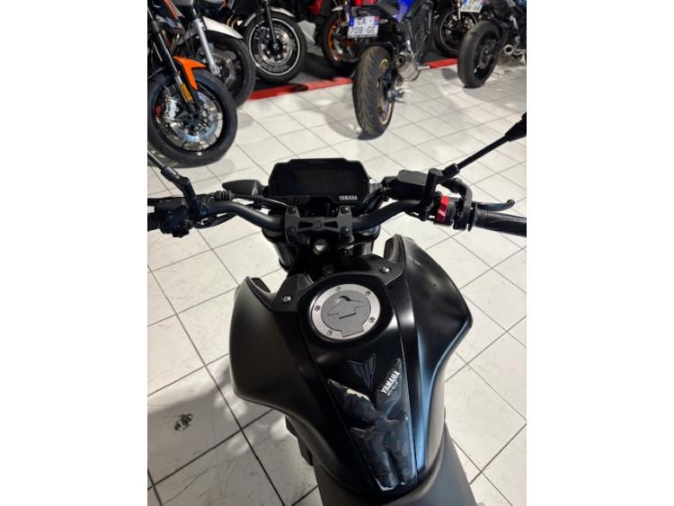 YAMAHA MT-125