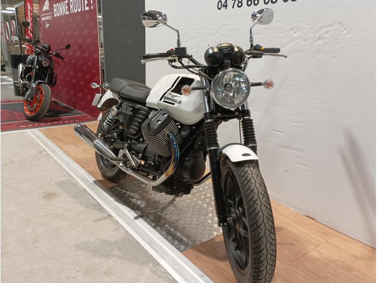 MOTO GUZZI V7 STONE