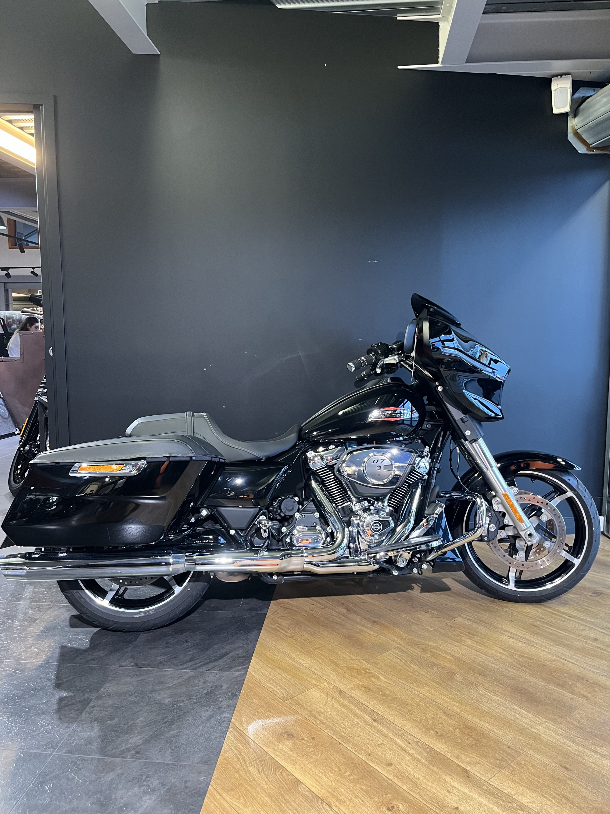 HARLEY-DAVIDSON TOURING STREET GLIDE 1923