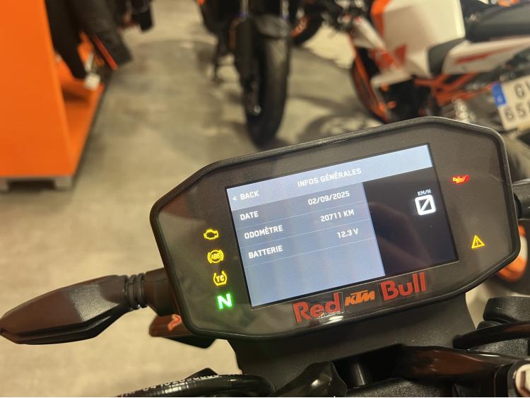 KTM 890 DUKE R