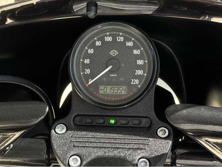 HARLEY-DAVIDSON SPORTSTER 883 ABS