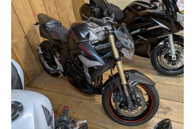 SUZUKI GSR 750