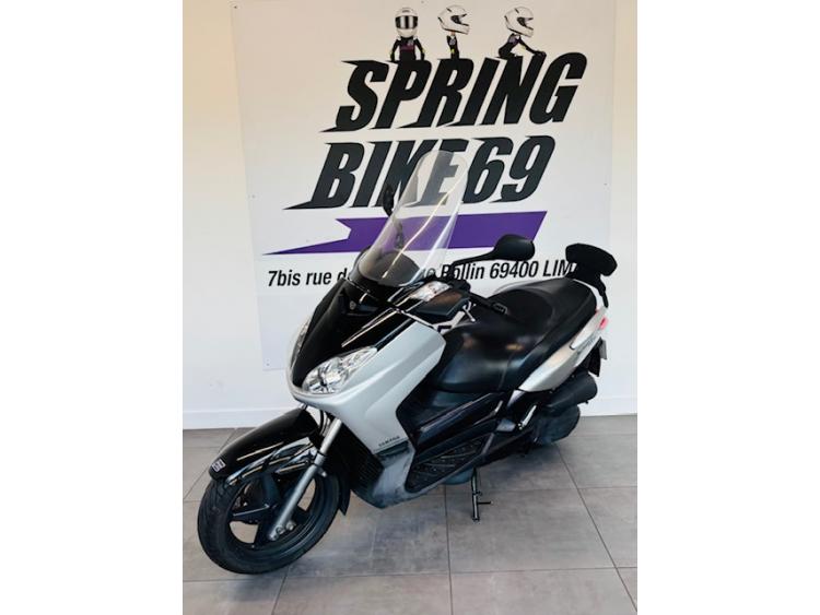 YAMAHA XMAX 125