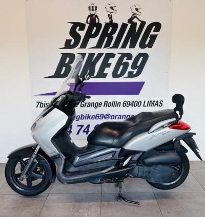 YAMAHA XMAX 125