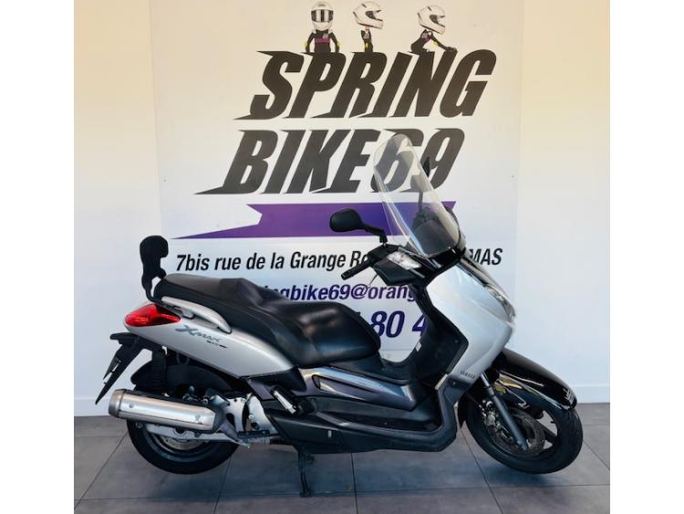 YAMAHA XMAX 125
