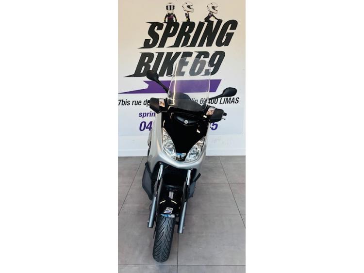 YAMAHA XMAX 125