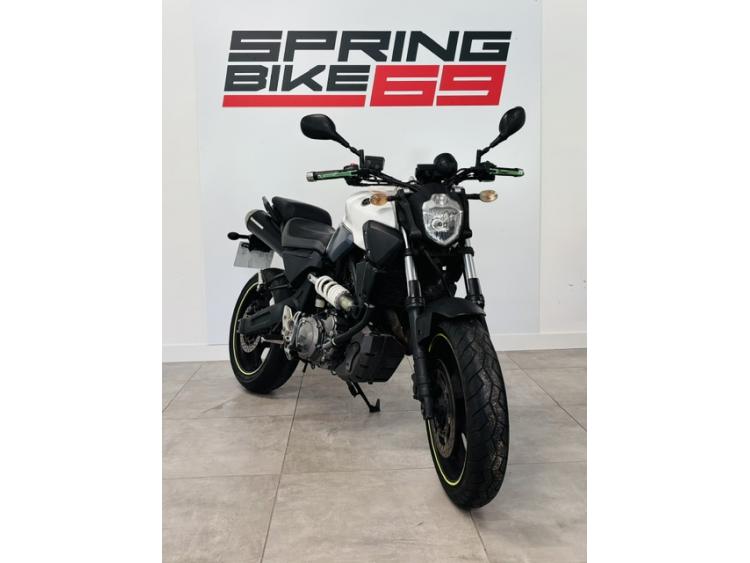 YAMAHA MT-660
