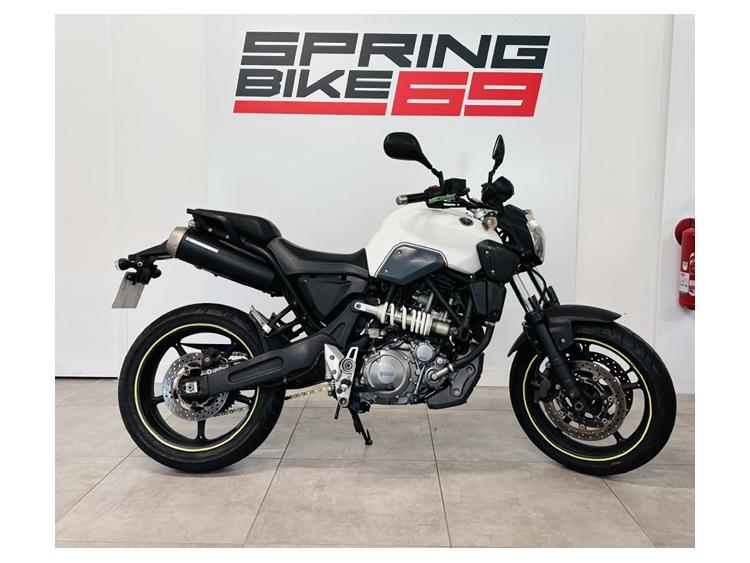 YAMAHA MT-660