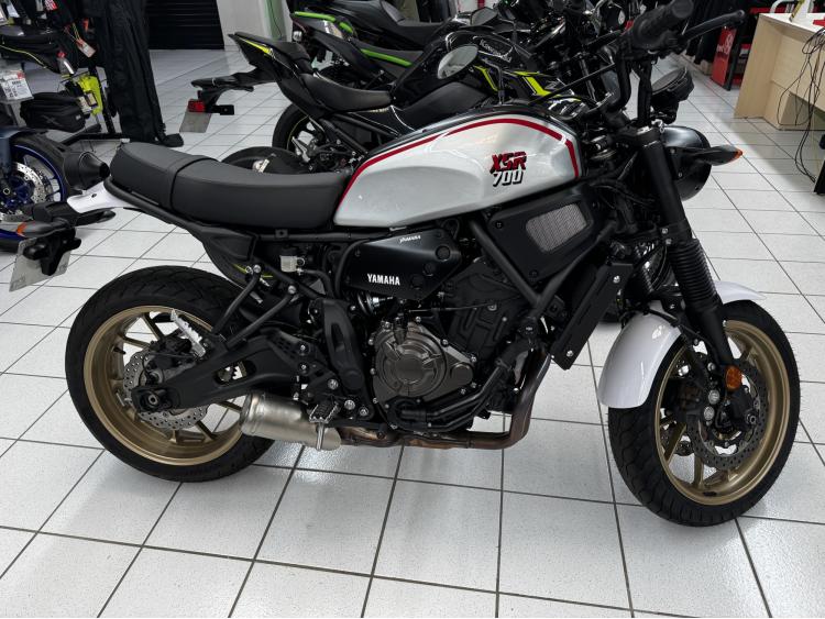 YAMAHA XSR 700 LEGACY
