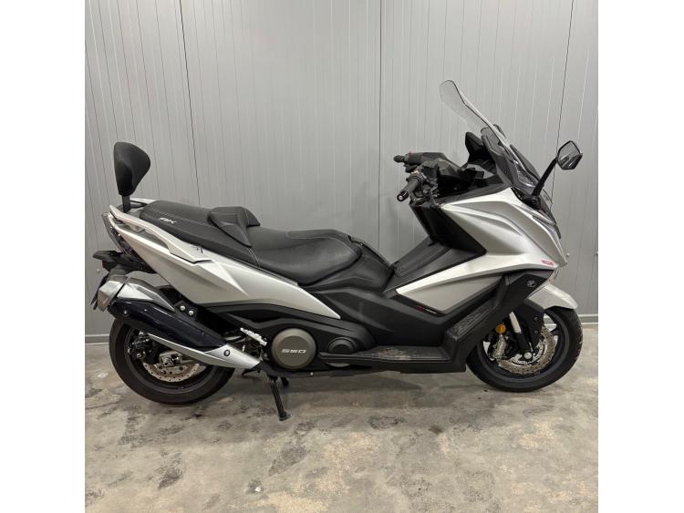 KYMCO AK 550
