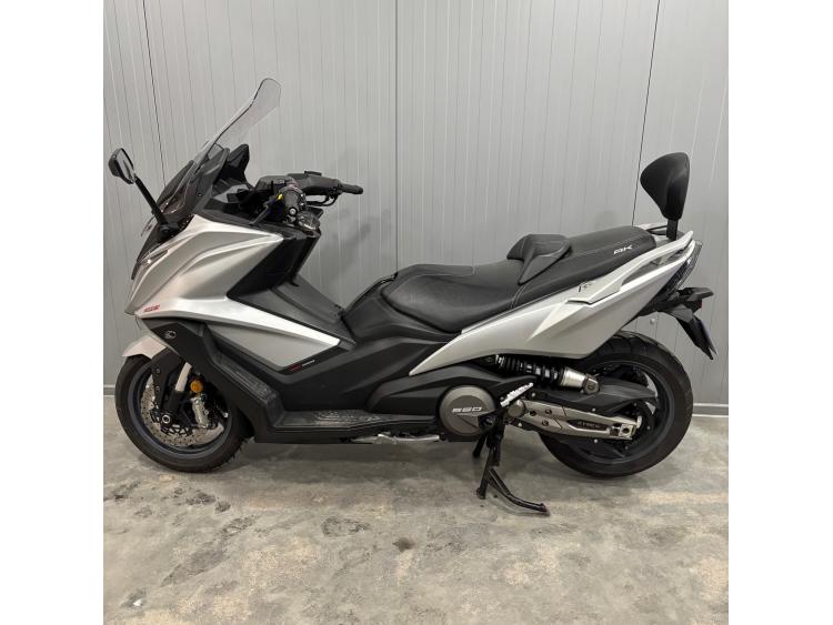 KYMCO AK 550