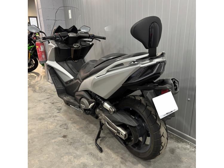 KYMCO AK 550