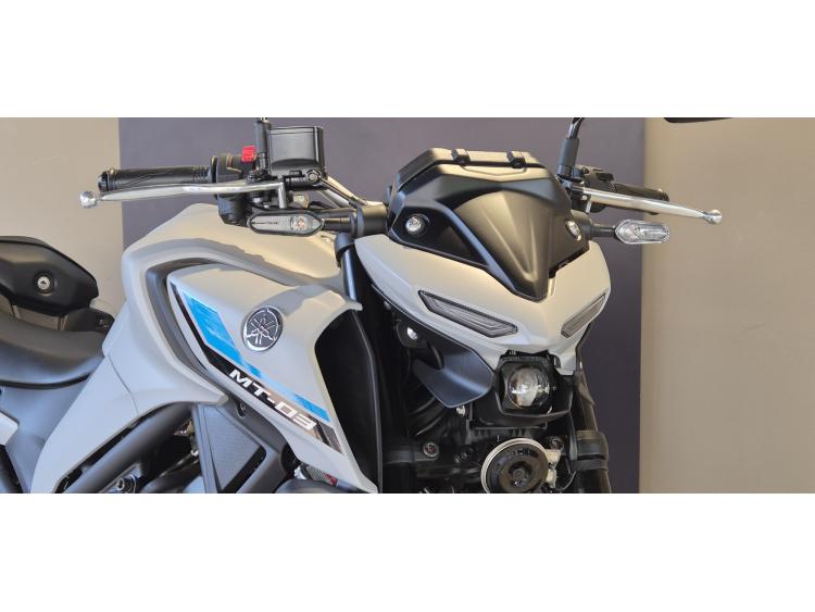 YAMAHA MT-03