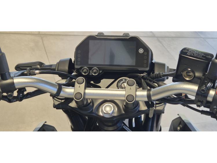 YAMAHA MT-03