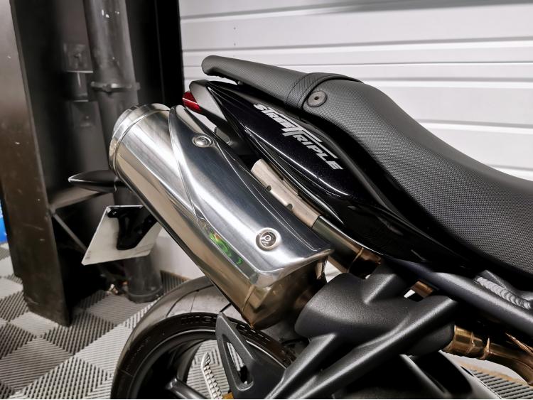 TRIUMPH STREET TRIPLE 675