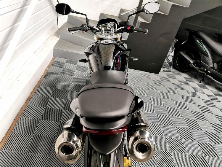 TRIUMPH STREET TRIPLE 675