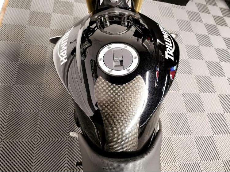 TRIUMPH STREET TRIPLE 675